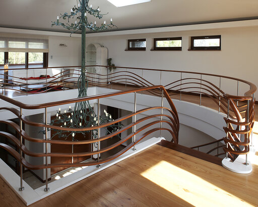 Wooden railing design