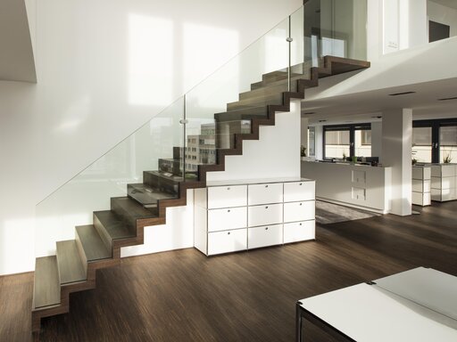 Zig-Zag Straight – Transparent designer glass balustrades for modern architecture